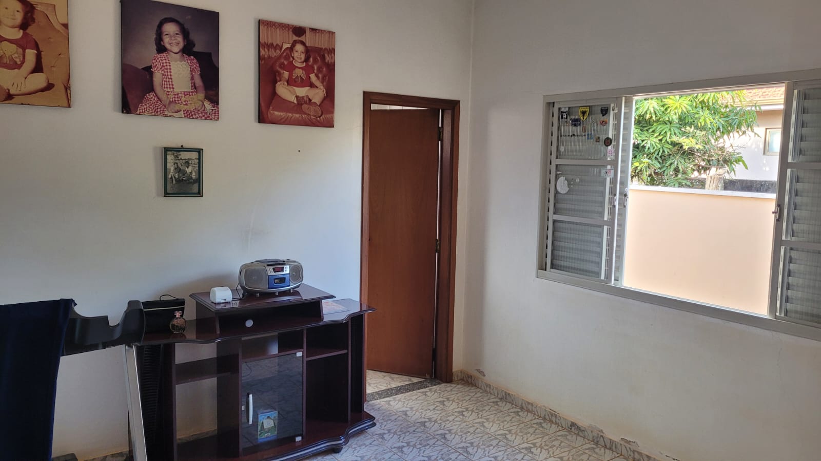 VENDE: CASA NO CENTRO - 04 DORMITÓRIOS - BRODOWSKI-SP.