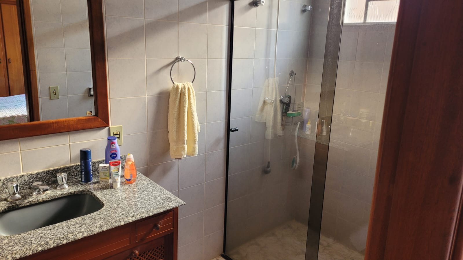 VENDE: CASA NO CENTRO - 04 DORMITÓRIOS - BRODOWSKI-SP.