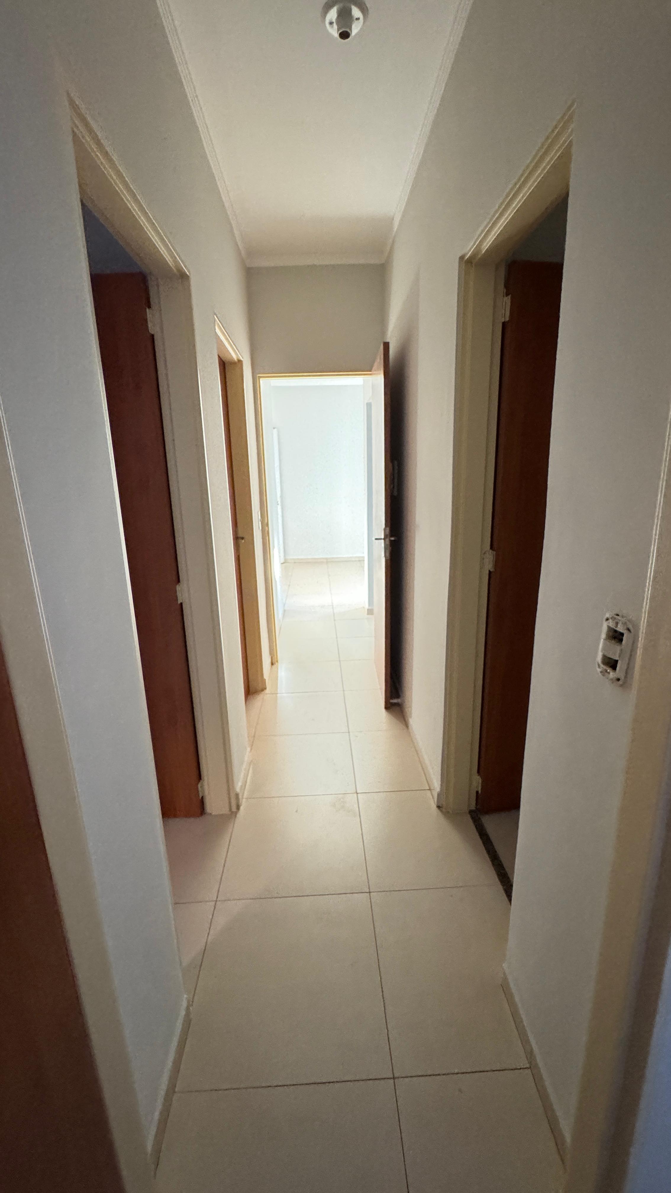 VENDE - CASA CONDOMÍNIO RUBI - 3 DORMITÓRIOS - EM BRODOWSKI-SP. brodosqui
