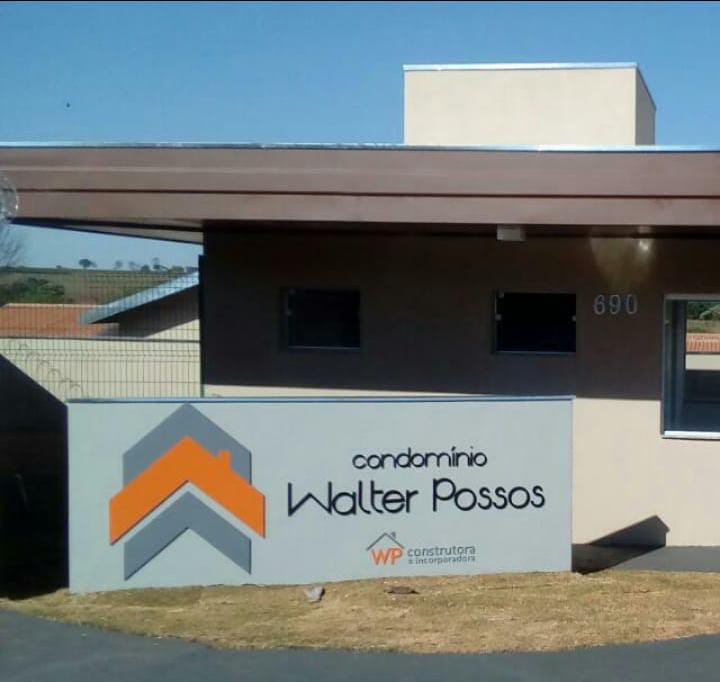 VENDE - CASA 02 DORMITÓRIOS - CONDOMÍNIO WALTER POSSOS - EM BRODOWSKI-SP.