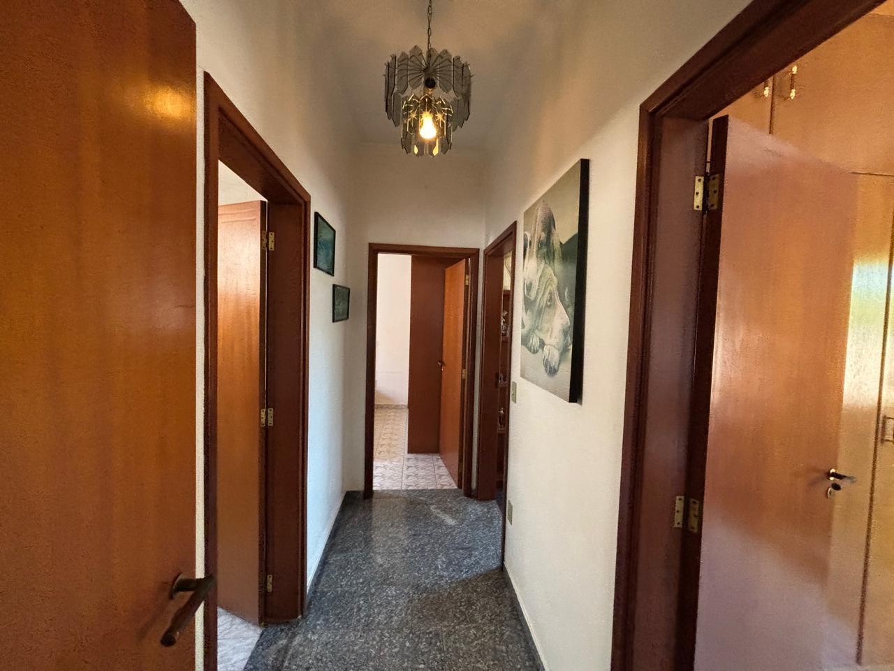 VENDE: CASA 04 DORMITÓRIOS - SENDO 02 SUÍTES - CENTRO - BRODOWSKI-SP. Brodosqui