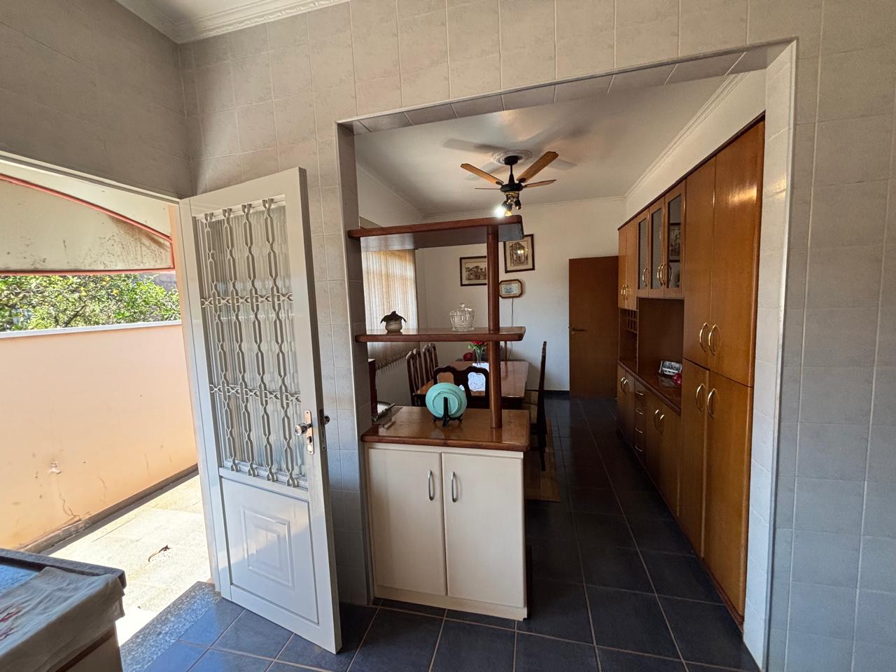 VENDE: CASA 04 DORMITÓRIOS - SENDO 02 SUÍTES - CENTRO - BRODOWSKI-SP. Brodosqui