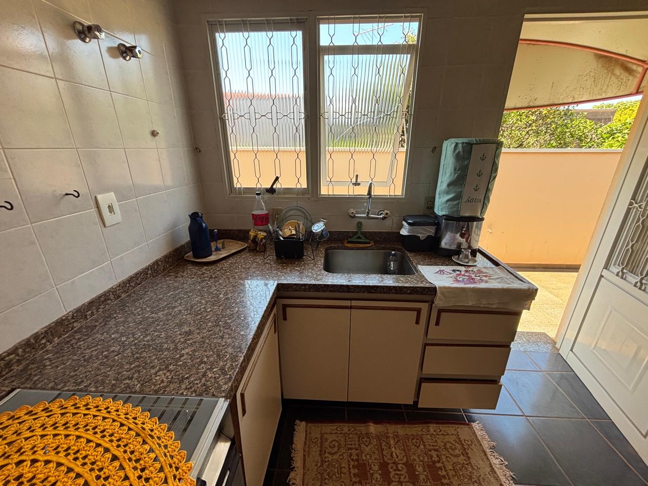 VENDE: CASA 04 DORMITÓRIOS - SENDO 02 SUÍTES - CENTRO - BRODOWSKI-SP. Brodosqui