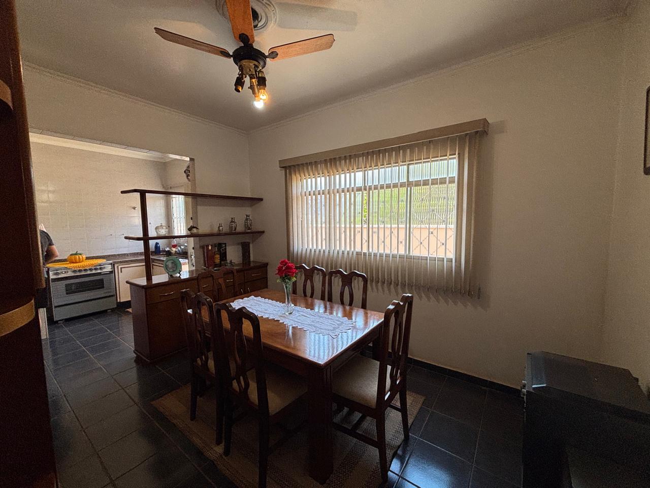 VENDE: CASA 04 DORMITÓRIOS - SENDO 02 SUÍTES - CENTRO - BRODOWSKI-SP. Brodosqui