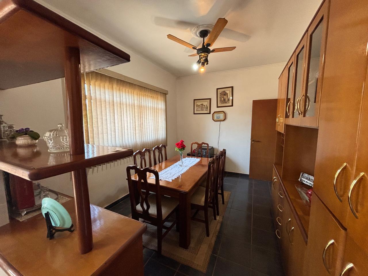 VENDE: CASA 04 DORMITÓRIOS - SENDO 02 SUÍTES - CENTRO - BRODOWSKI-SP. Brodosqui