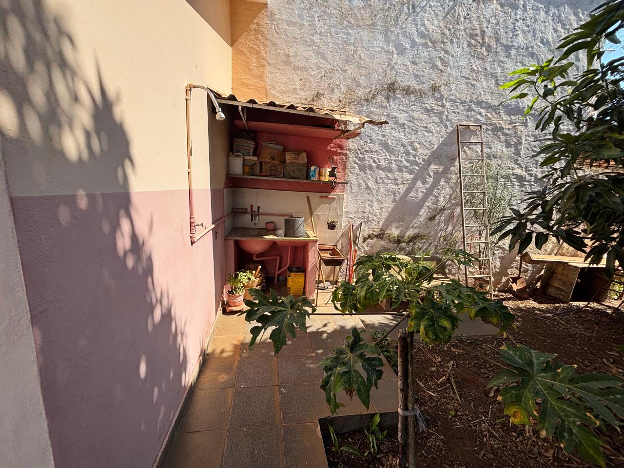 VENDE: CASA 04 DORMITÓRIOS - SENDO 02 SUÍTES - CENTRO - BRODOWSKI-SP. Brodosqui