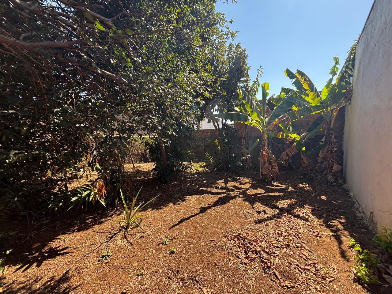 VENDE: CASA 04 DORMITÓRIOS - SENDO 02 SUÍTES - CENTRO - BRODOWSKI-SP. Brodosqui