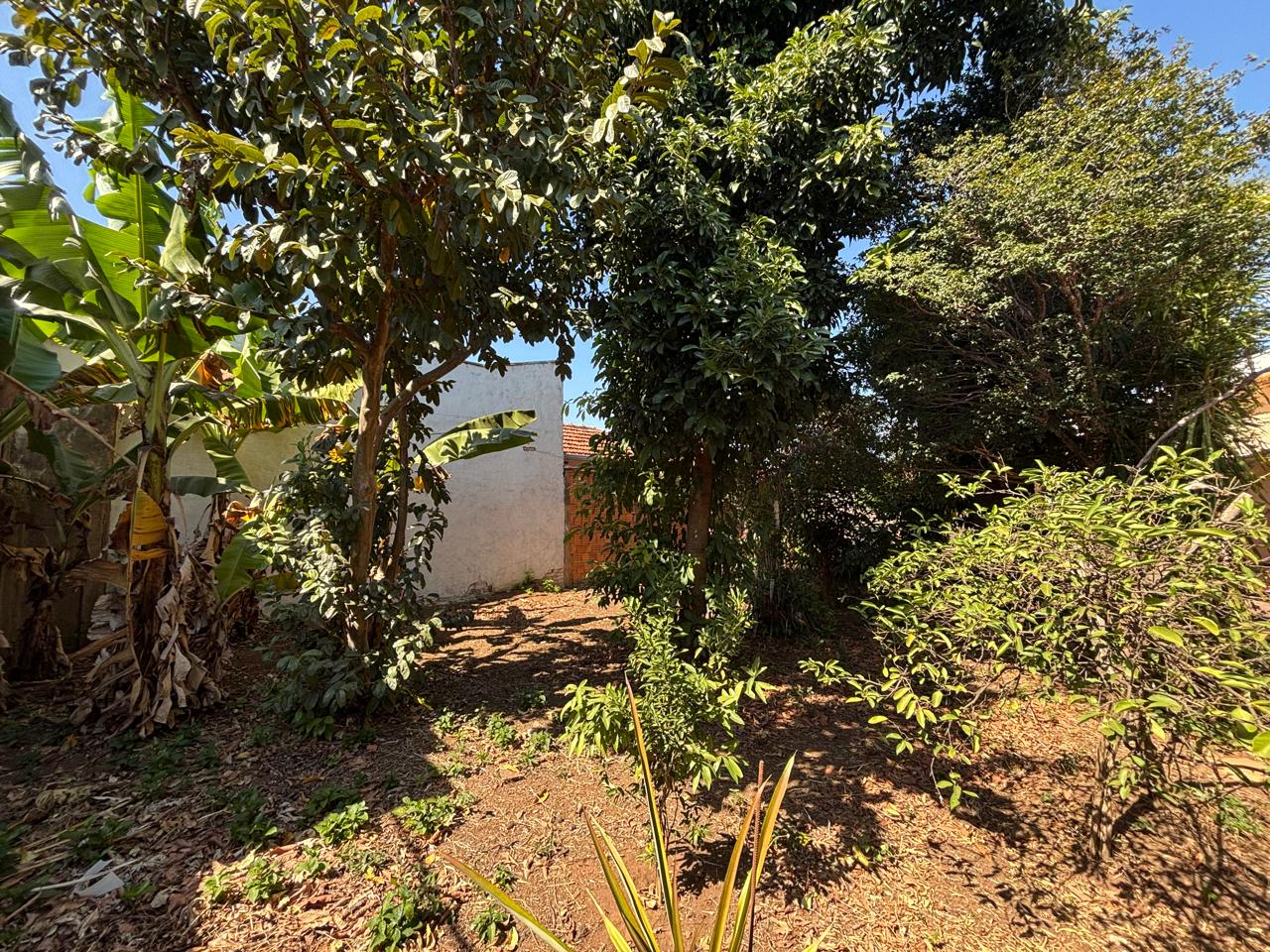 VENDE: CASA 04 DORMITÓRIOS - SENDO 02 SUÍTES - CENTRO - BRODOWSKI-SP. Brodosqui