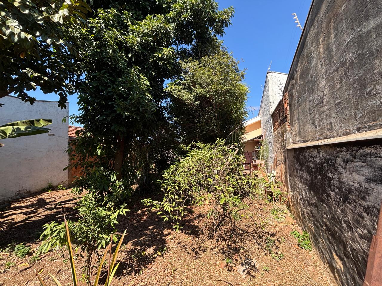 VENDE: CASA 04 DORMITÓRIOS - SENDO 02 SUÍTES - CENTRO - BRODOWSKI-SP. Brodosqui