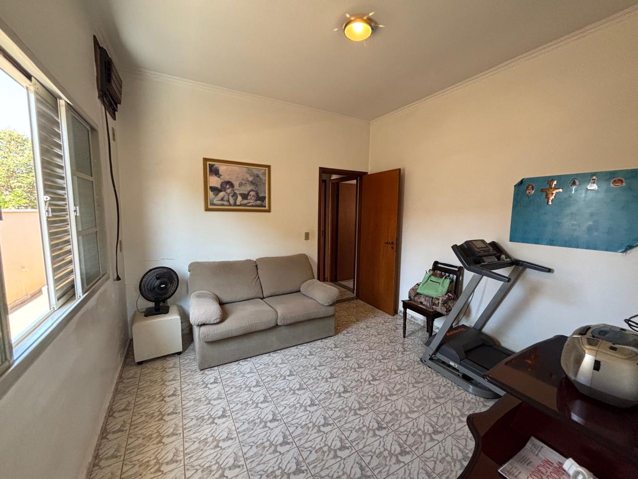 VENDE: CASA 04 DORMITÓRIOS - SENDO 02 SUÍTES - CENTRO - BRODOWSKI-SP. Brodosqui