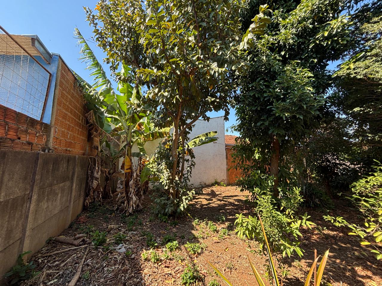 VENDE: CASA 04 DORMITÓRIOS - SENDO 02 SUÍTES - CENTRO - BRODOWSKI-SP. Brodosqui