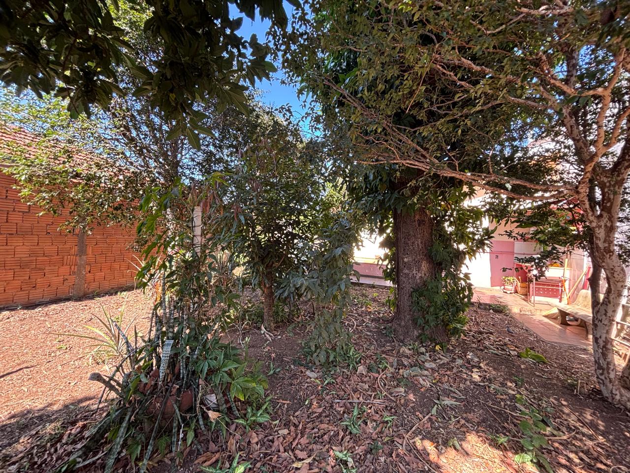 VENDE: CASA 04 DORMITÓRIOS - SENDO 02 SUÍTES - CENTRO - BRODOWSKI-SP. Brodosqui