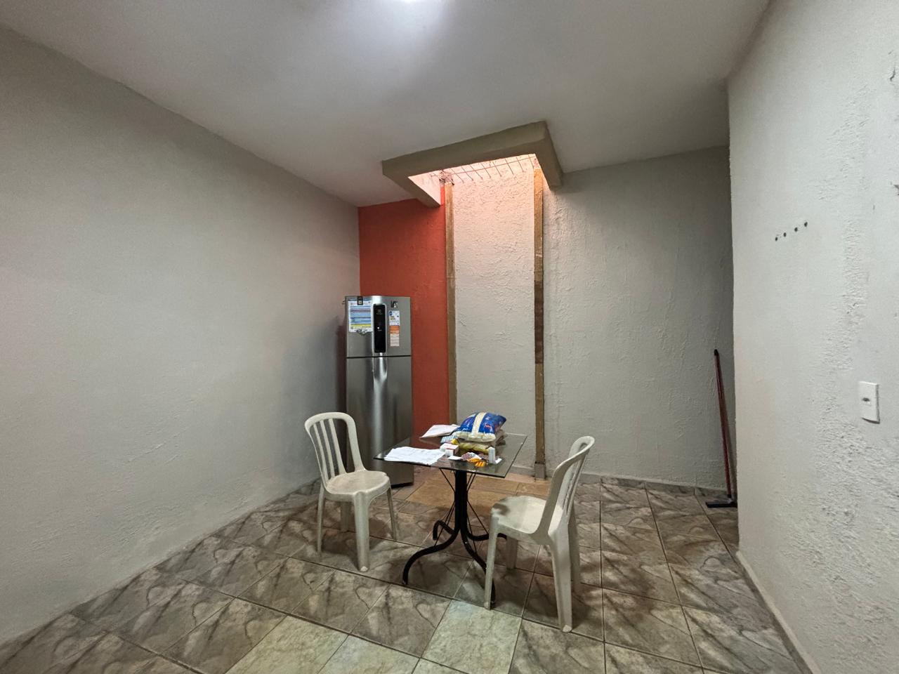 VENDE: CASA COM SALAO DE COMERCIO - PARQUE DO SABIÁ - BRODOWSKI-SP.