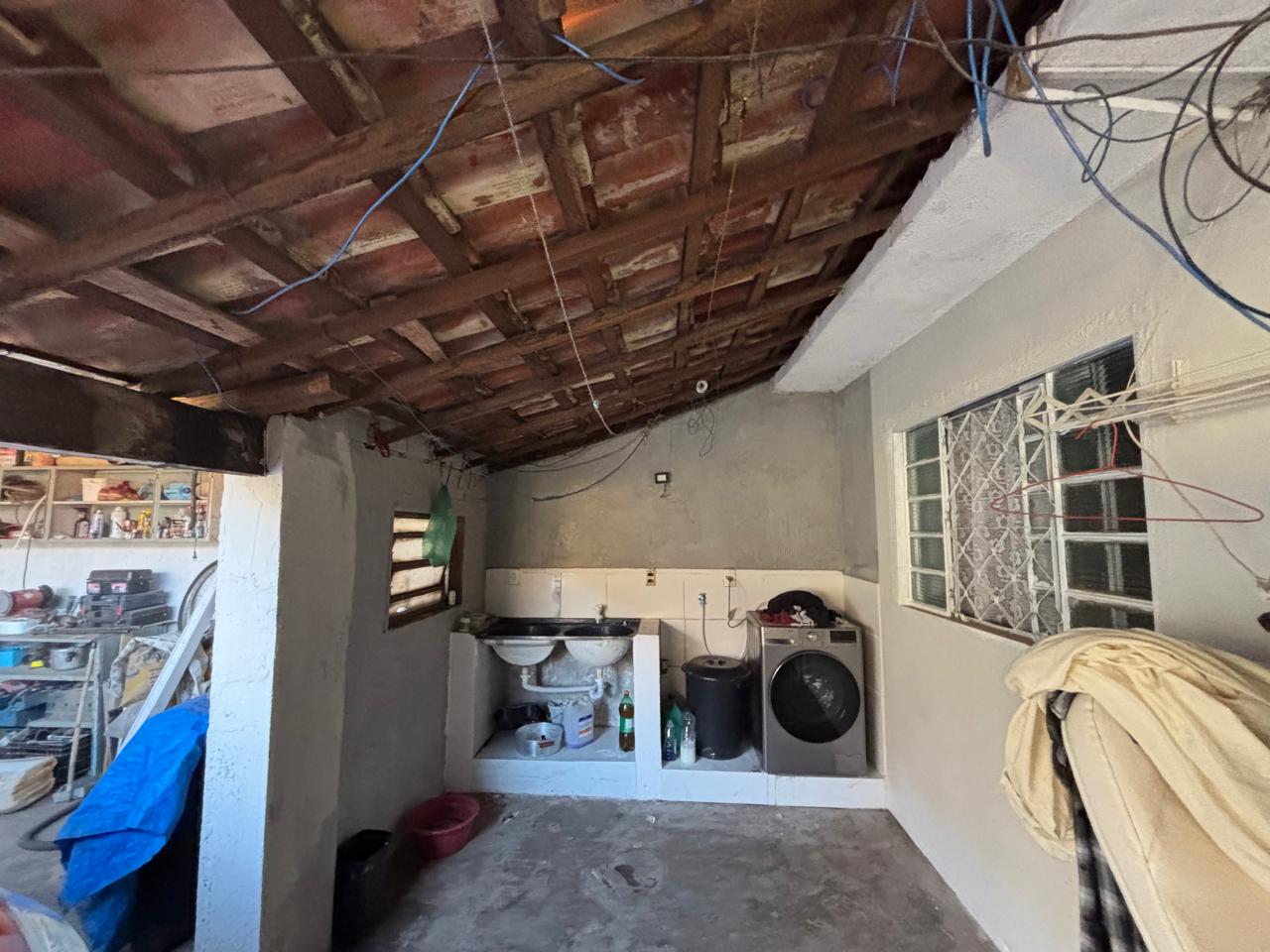 VENDE: CASA COM SALAO DE COMERCIO - PARQUE DO SABIÁ - BRODOWSKI-SP.