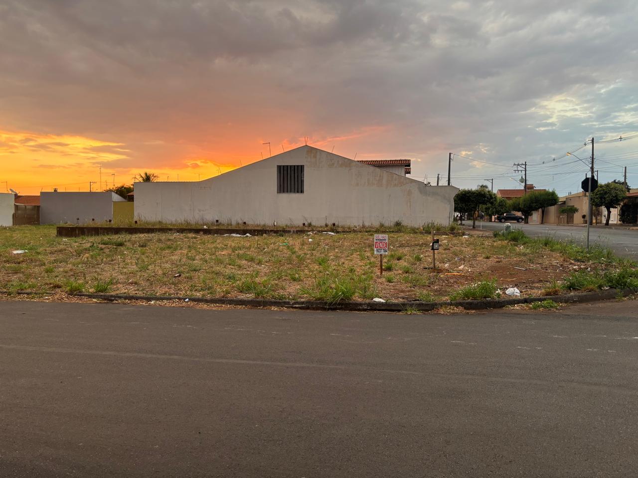 VENDE: TERRENO 238M² - JARDIM ALVORADA - EM BRODOWSKI-SP. (brodosqui)
