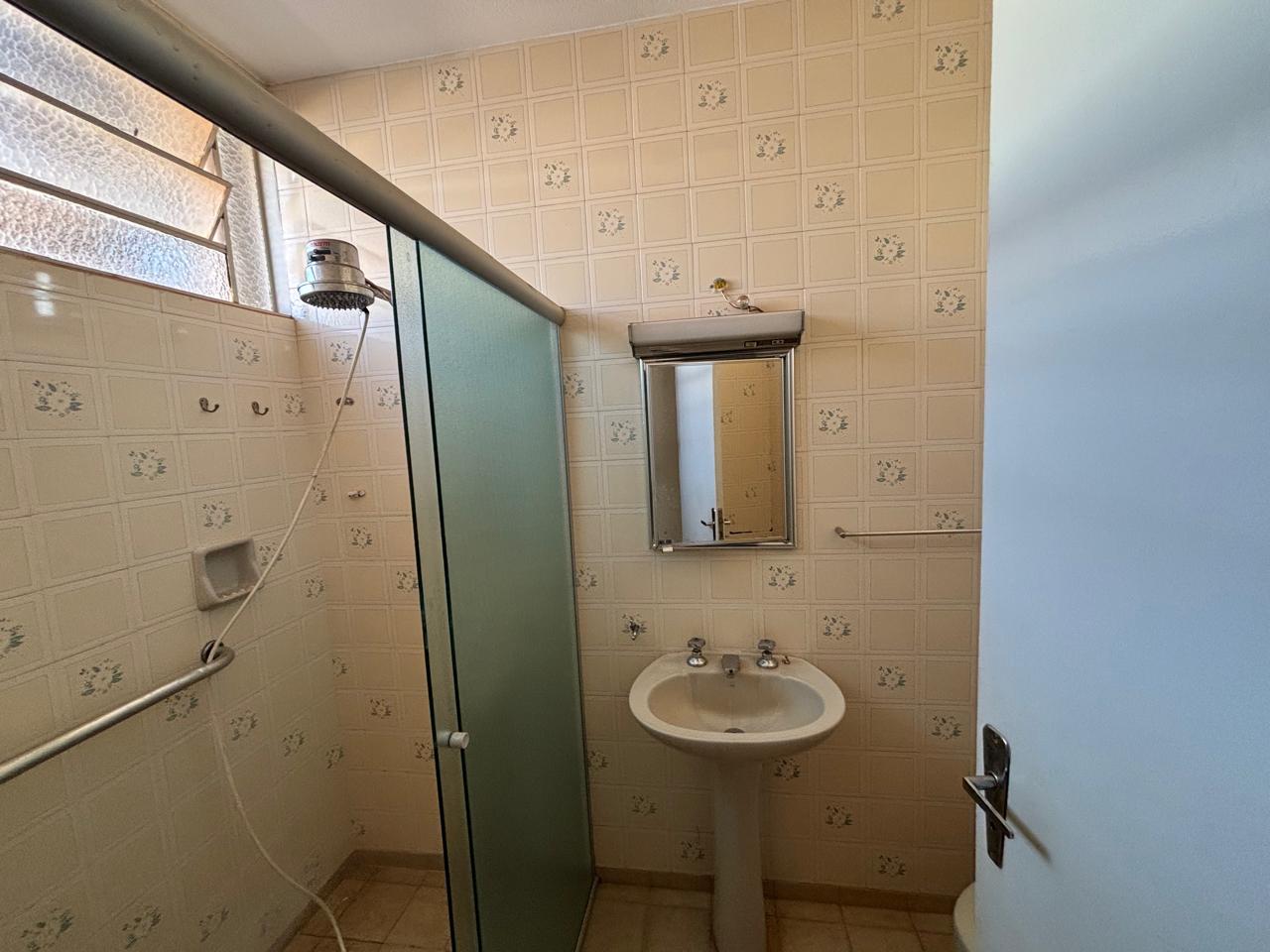 VENDE: CASA NO CENTRO - 04 DORMITÓRIOS - BRODOWSKI-SP.