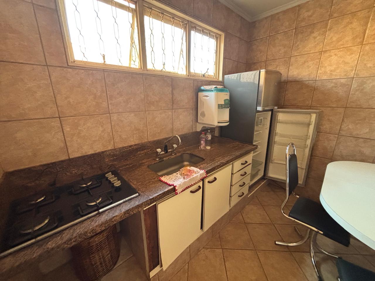 VENDE: CASA NO CENTRO - 04 DORMITÓRIOS - BRODOWSKI-SP.