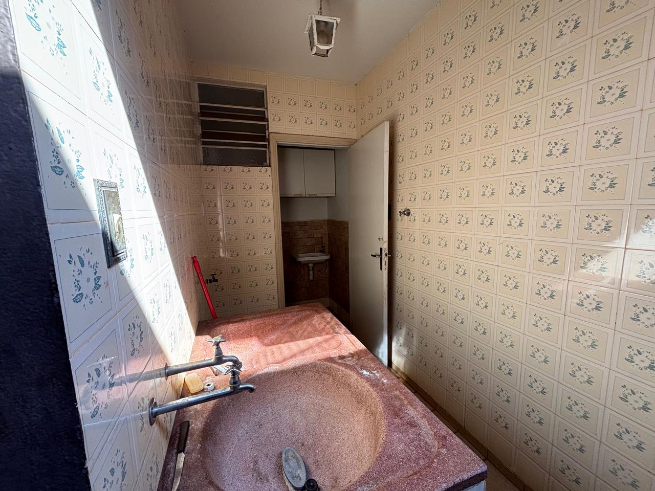 VENDE: CASA NO CENTRO - 04 DORMITÓRIOS - BRODOWSKI-SP.