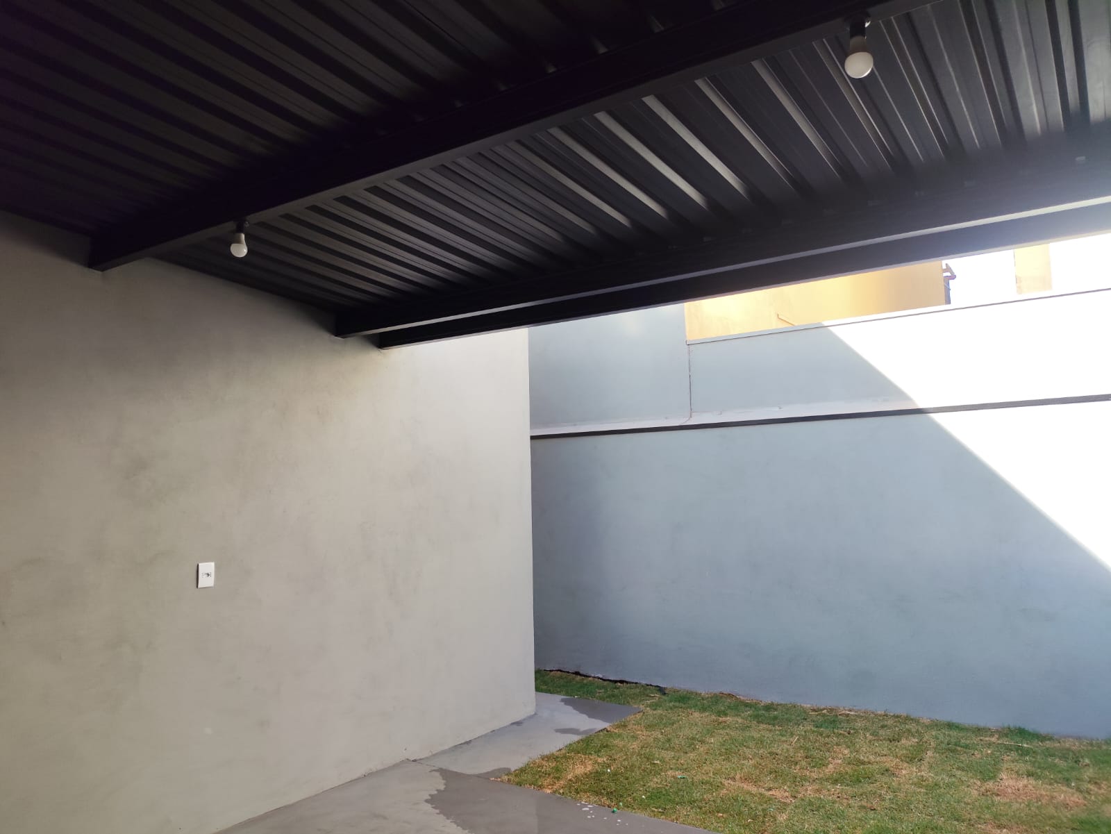 VENDE: CASA 03 DORMITÓRIOS - CONDOMÍNIO VERONA - BRODOWSKI-SP: