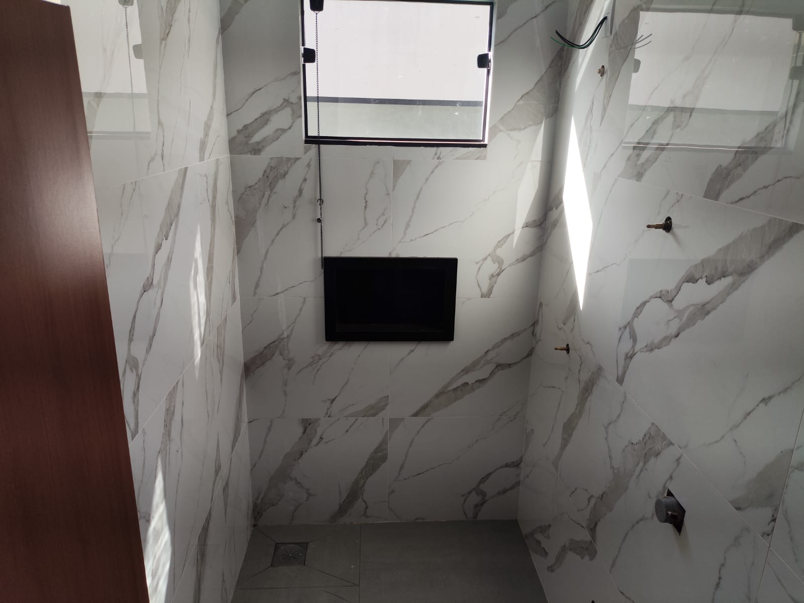 VENDE: CASA 03 DORMITÓRIOS - CONDOMÍNIO VERONA - BRODOWSKI-SP: