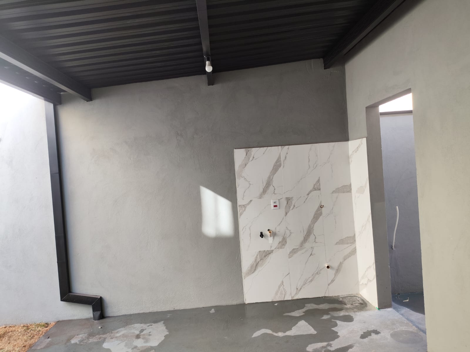 VENDE: CASA 03 DORMITÓRIOS - CONDOMÍNIO VERONA - BRODOWSKI-SP: