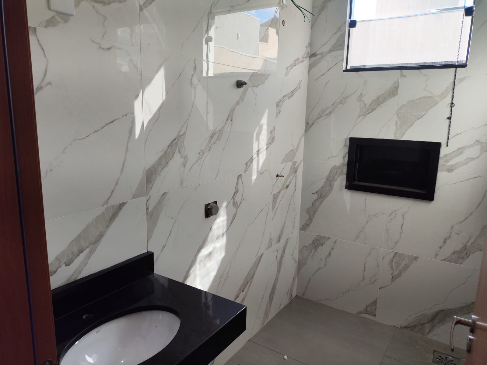 VENDE: CASA 03 DORMITÓRIOS - CONDOMÍNIO VERONA - BRODOWSKI-SP: