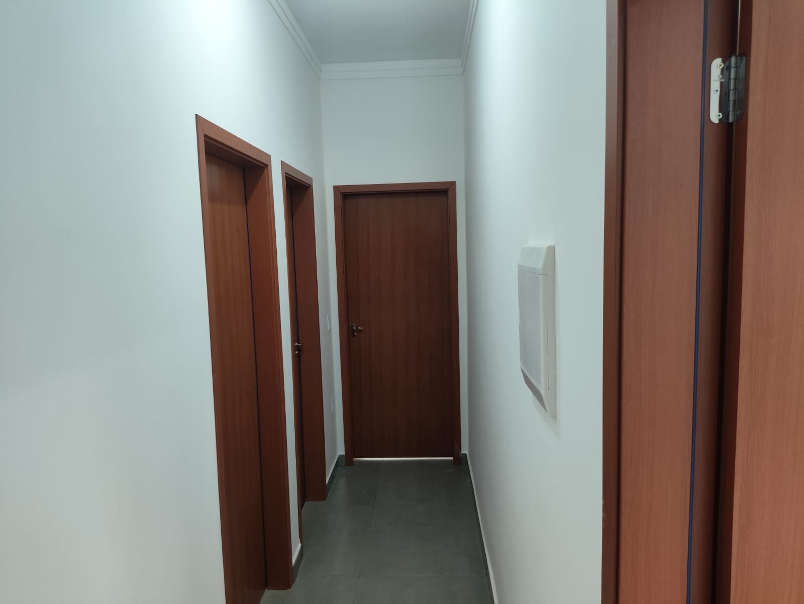 VENDE: CASA 03 DORMITÓRIOS - CONDOMÍNIO VERONA - BRODOWSKI-SP: