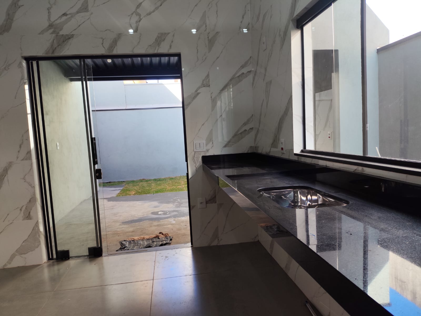 VENDE: CASA 03 DORMITÓRIOS - CONDOMÍNIO VERONA - BRODOWSKI-SP: