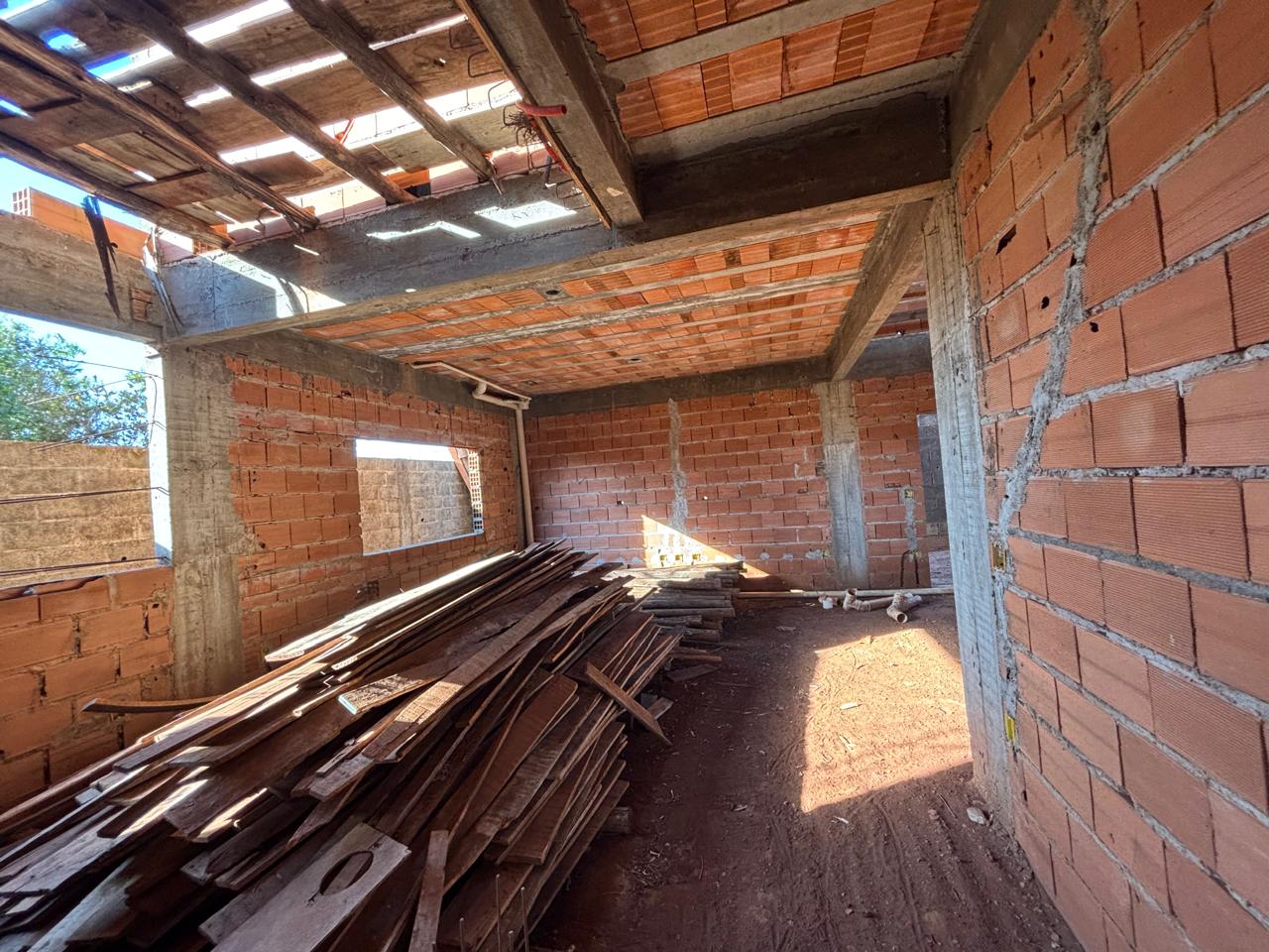 Oportunidade casa em fase de acabamento a venda no Condomínio Santa Monica em Brodowski-SP.