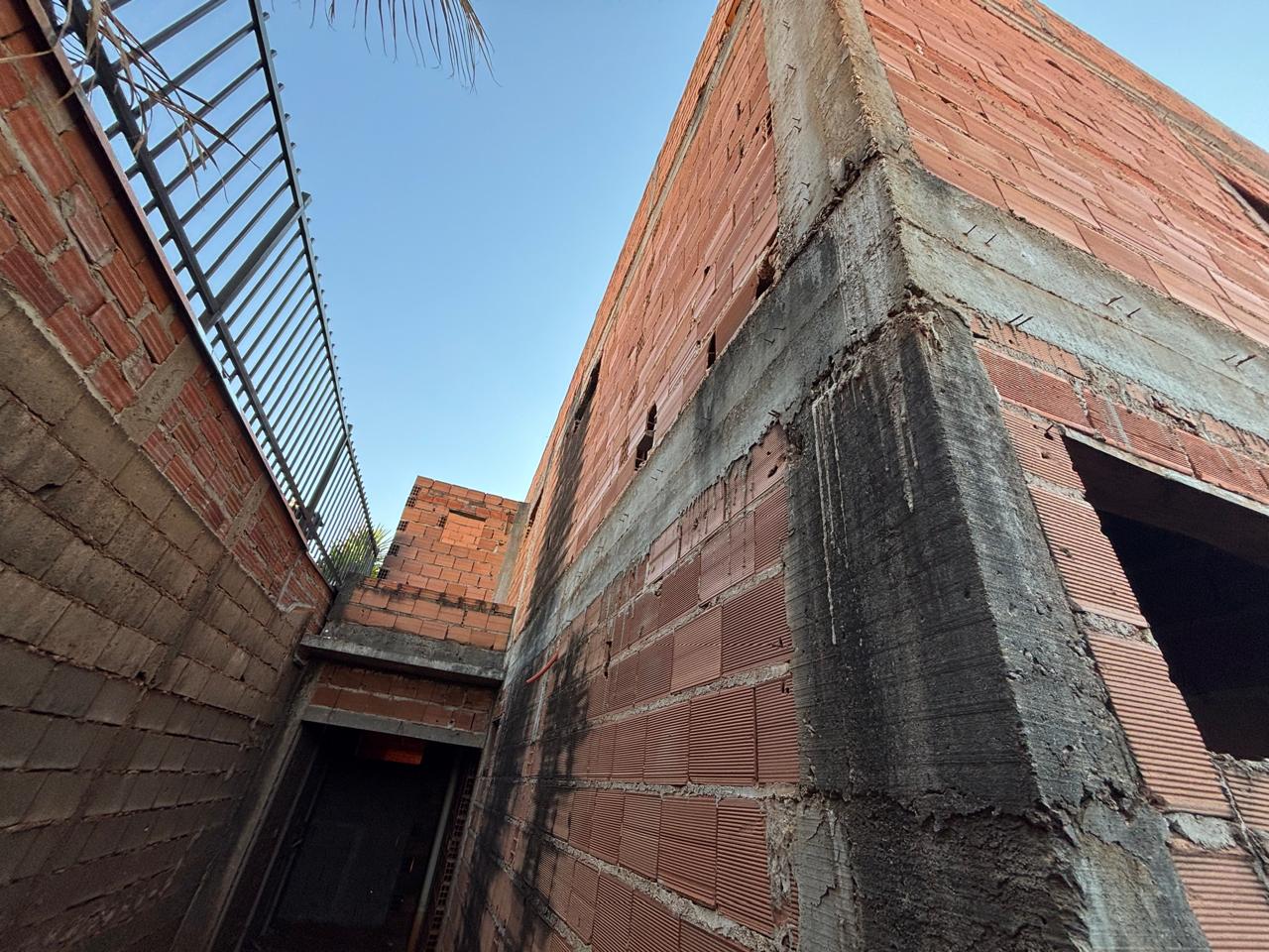 Oportunidade casa em fase de acabamento a venda no Condomínio Santa Monica em Brodowski-SP.