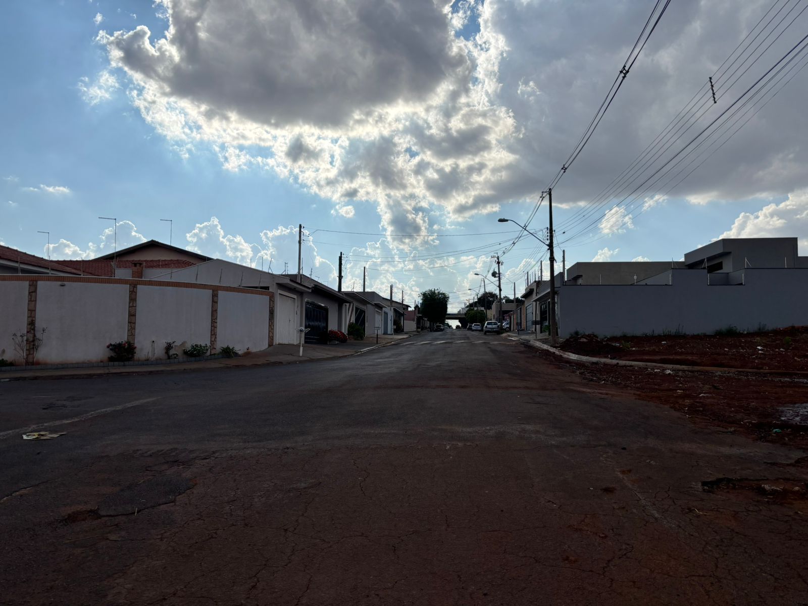 VENDE: TERRENO 250m² -AV: CHAMPAGNAT - BRODOWSKI-SP: