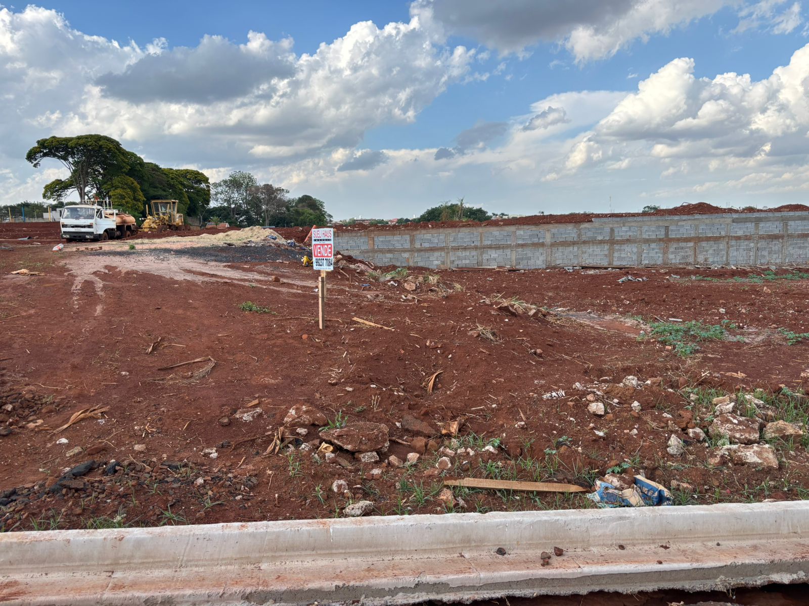 VENDE: TERRENO 250m² -AV: CHAMPAGNAT - BRODOWSKI-SP: