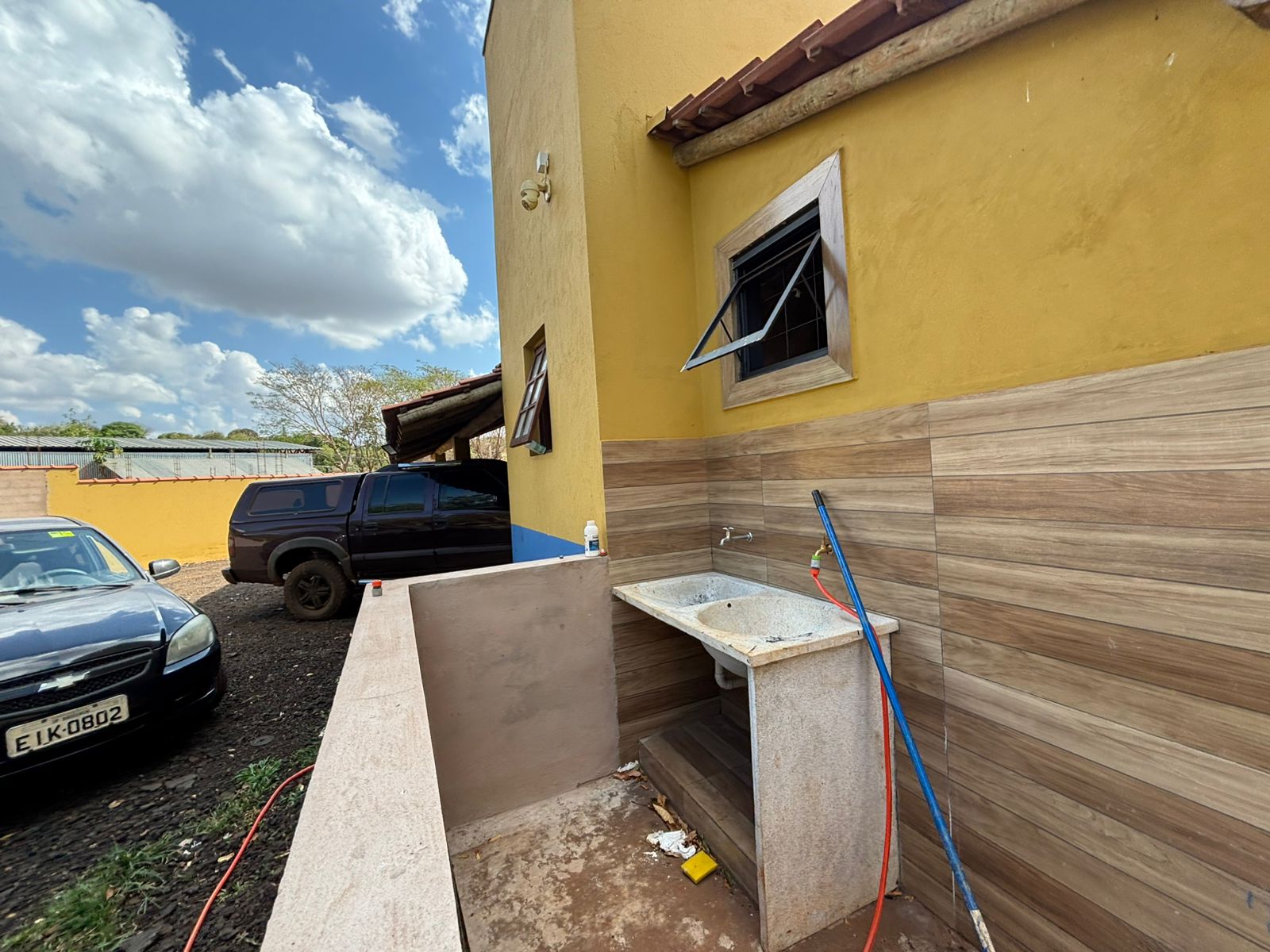 CHÁCARA À VENDA - CONFORTO - LAZER E CONTATO COM A NATUREZA - BRODOWSKI-SP: