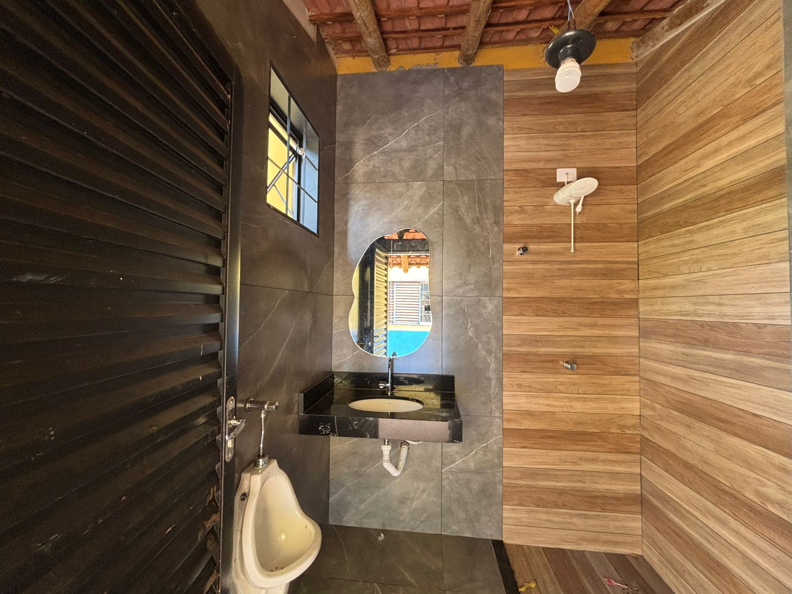 CHÁCARA À VENDA - CONFORTO - LAZER E CONTATO COM A NATUREZA - BRODOWSKI-SP: