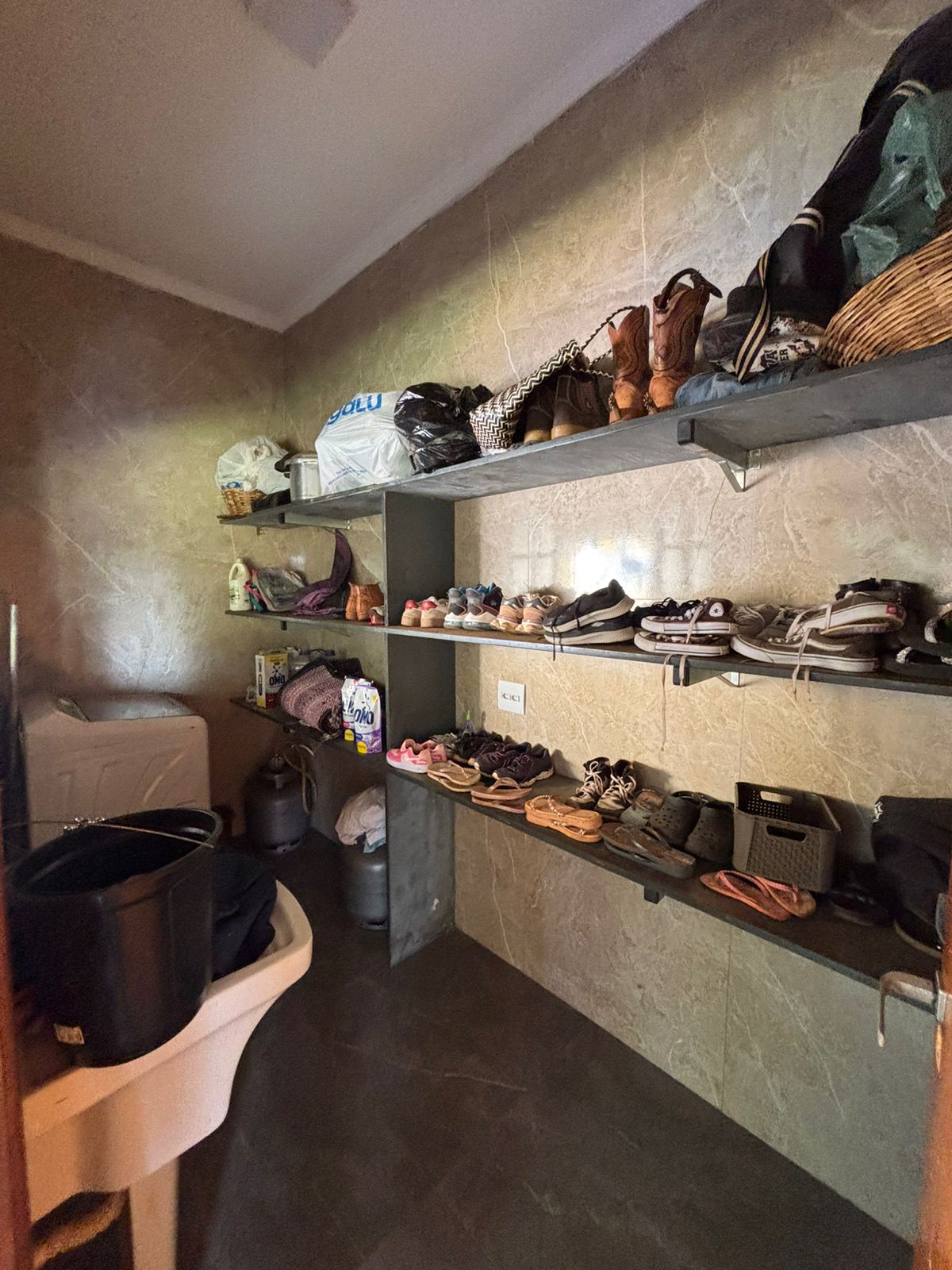 CHÁCARA À VENDA - CONFORTO - LAZER E CONTATO COM A NATUREZA - BRODOWSKI-SP: