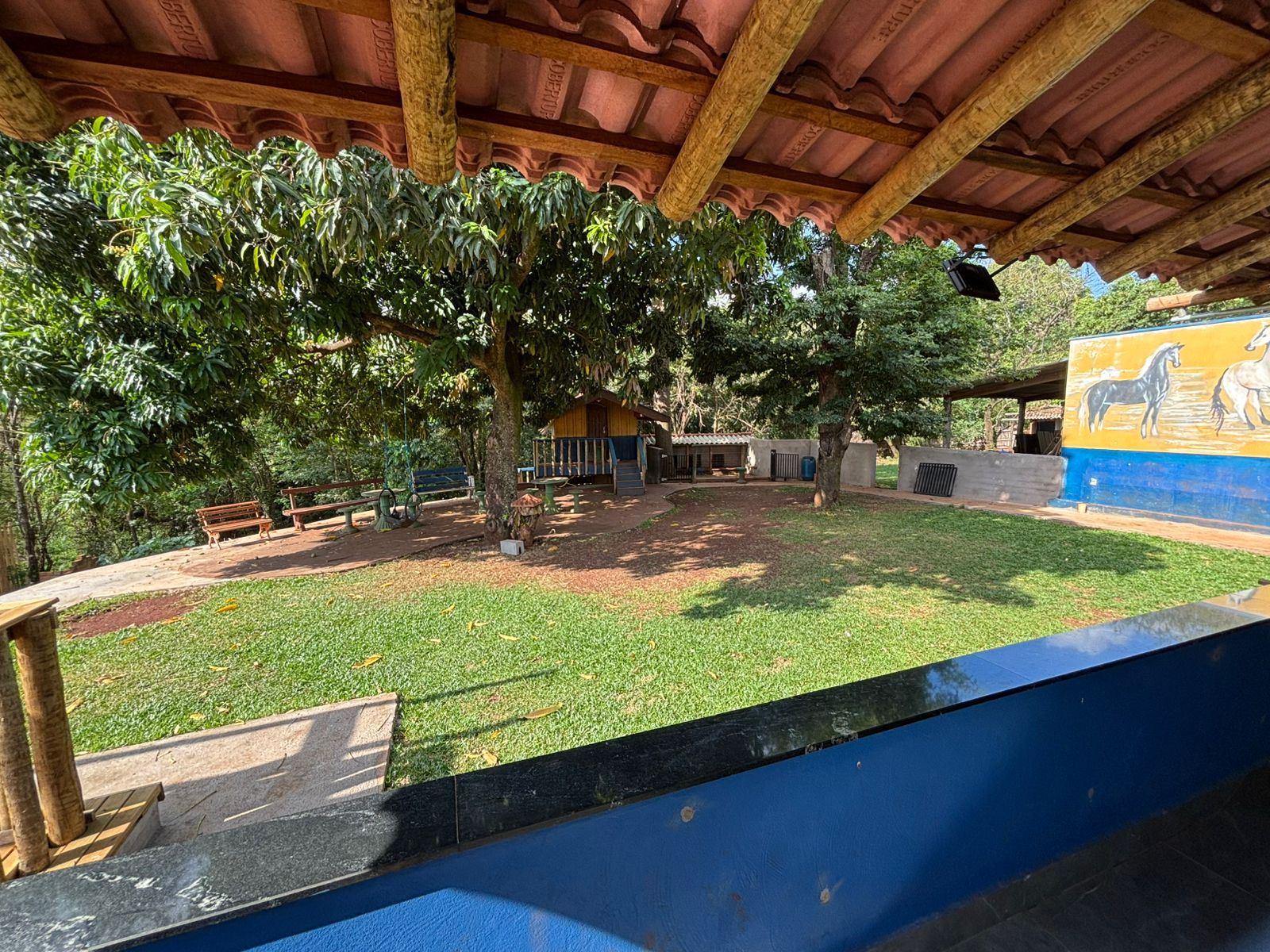 CHÁCARA À VENDA - CONFORTO - LAZER E CONTATO COM A NATUREZA - BRODOWSKI-SP: