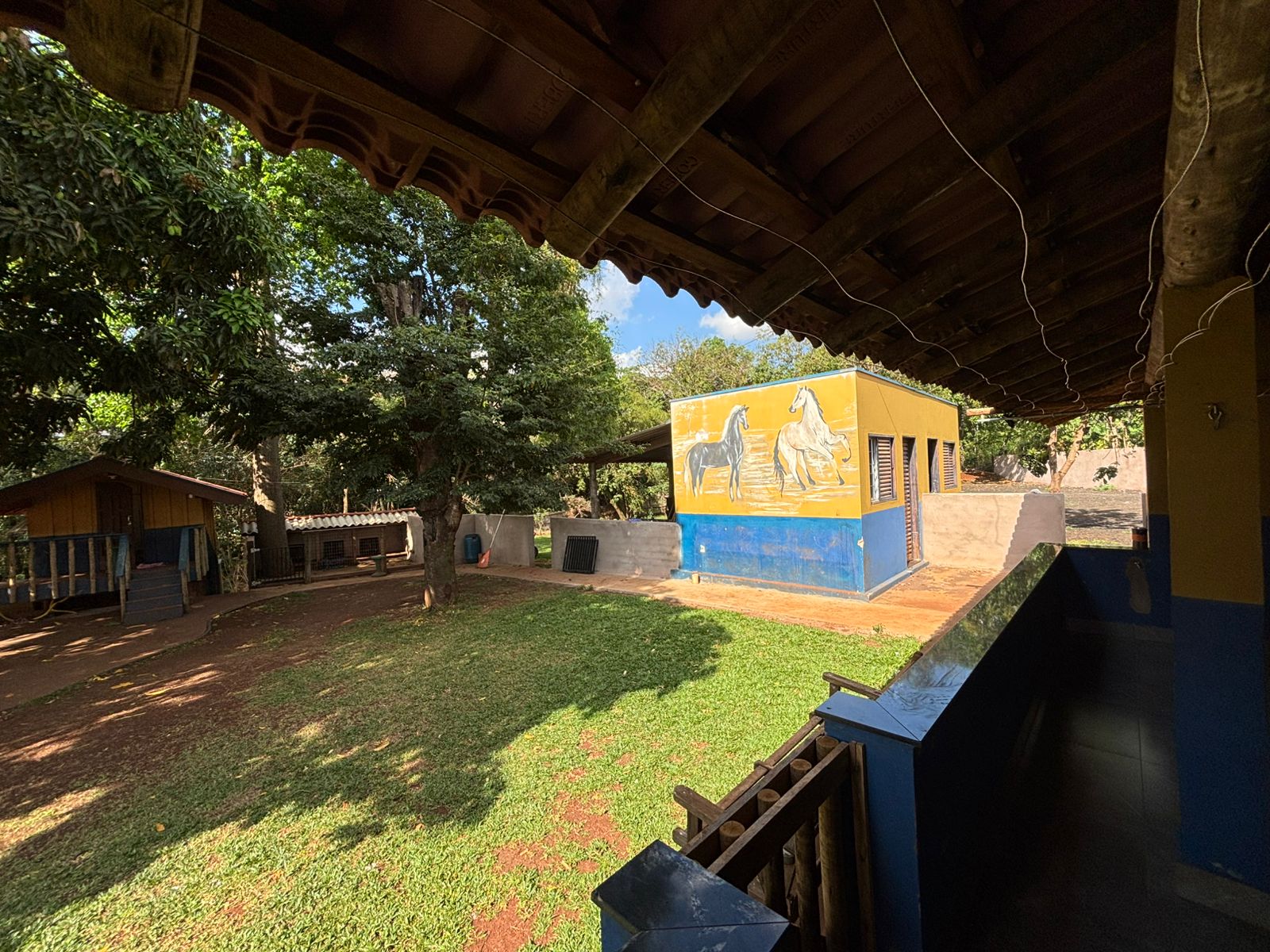 CHÁCARA À VENDA - CONFORTO - LAZER E CONTATO COM A NATUREZA - BRODOWSKI-SP: