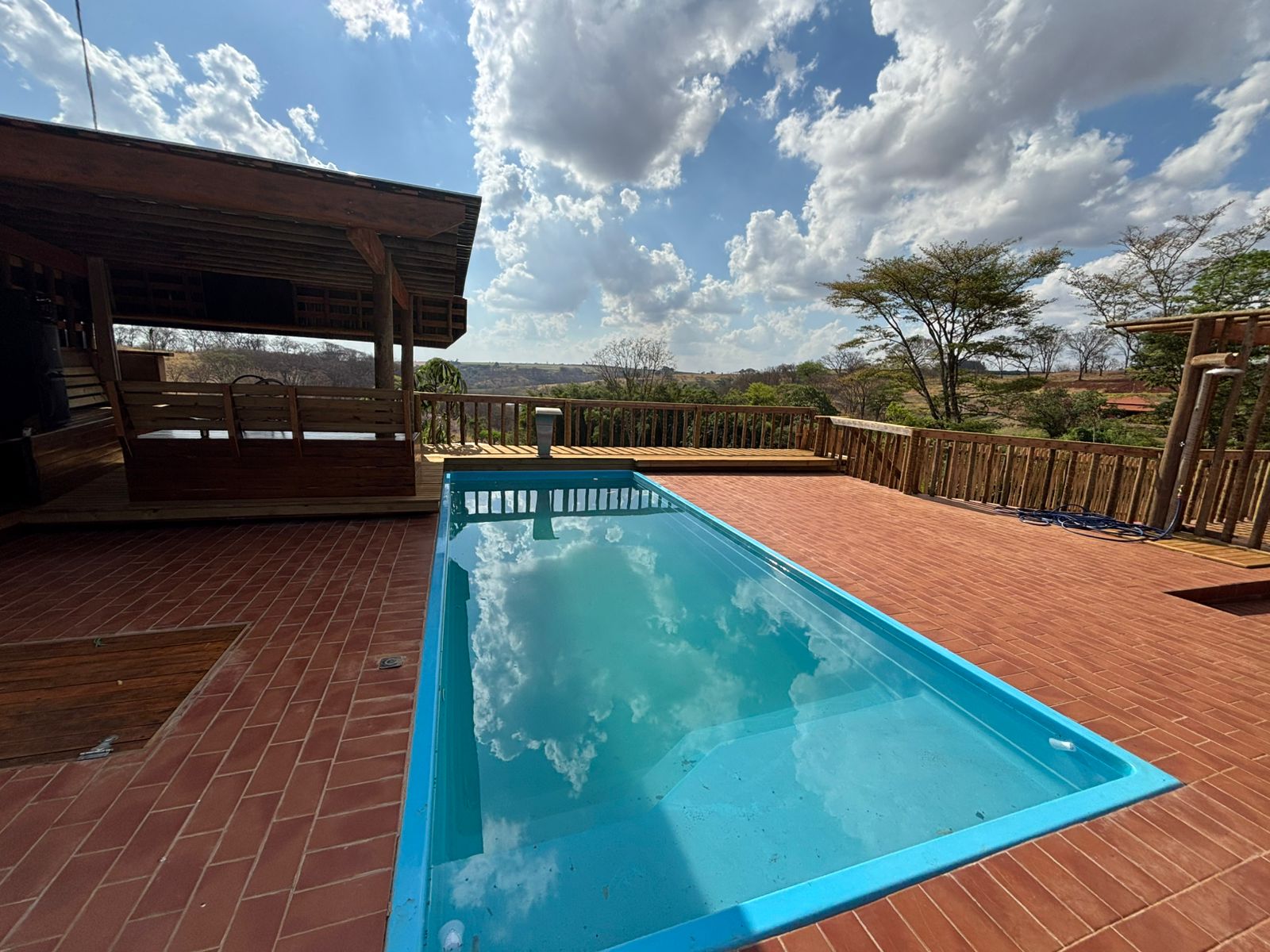 CHÁCARA À VENDA - CONFORTO - LAZER E CONTATO COM A NATUREZA - BRODOWSKI-SP: