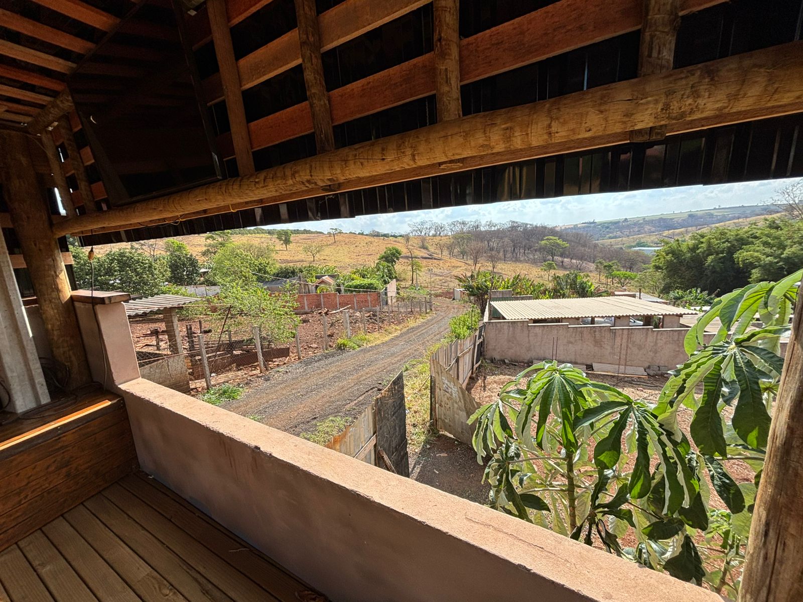 CHÁCARA À VENDA - CONFORTO - LAZER E CONTATO COM A NATUREZA - BRODOWSKI-SP: