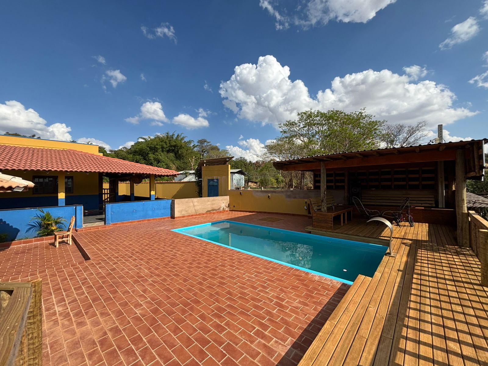 CHÁCARA À VENDA - CONFORTO - LAZER E CONTATO COM A NATUREZA - BRODOWSKI-SP: