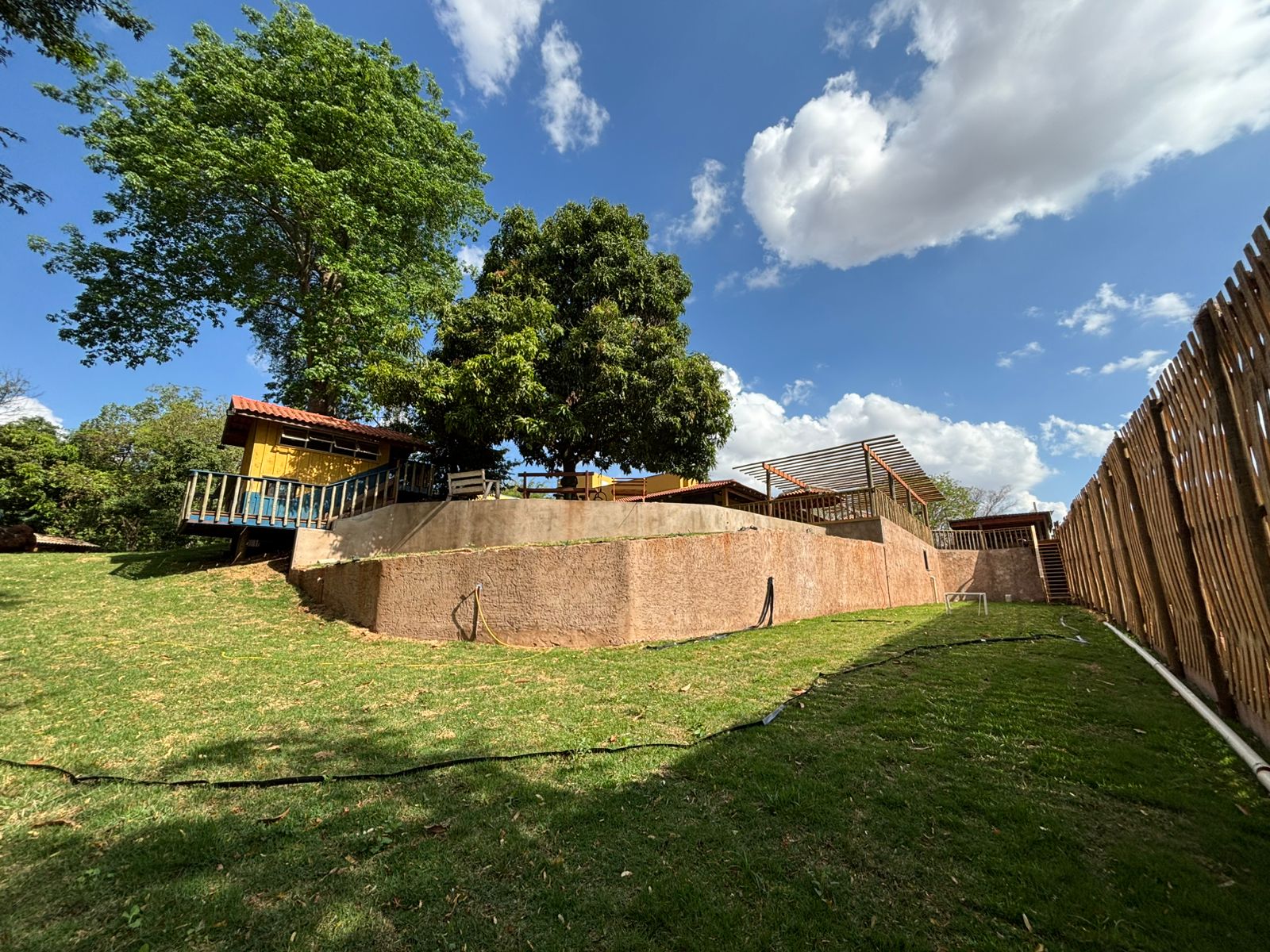 CHÁCARA À VENDA - CONFORTO - LAZER E CONTATO COM A NATUREZA - BRODOWSKI-SP: