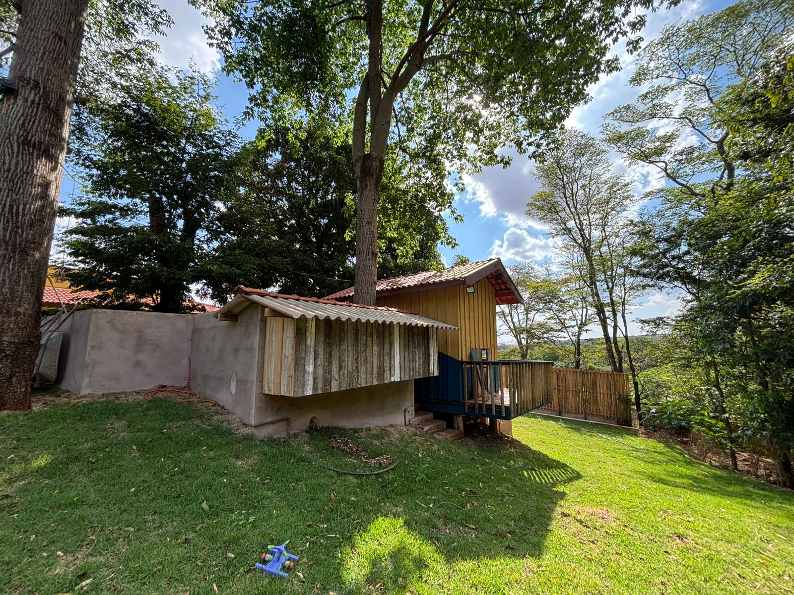 CHÁCARA À VENDA - CONFORTO - LAZER E CONTATO COM A NATUREZA - BRODOWSKI-SP: