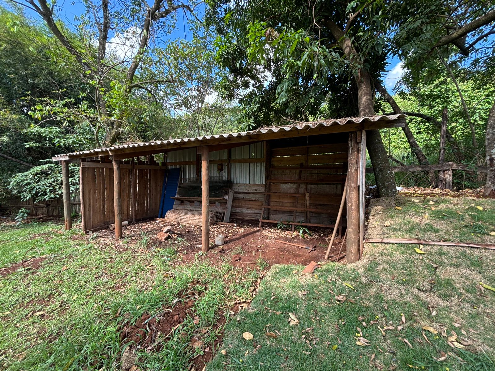 CHÁCARA À VENDA - CONFORTO - LAZER E CONTATO COM A NATUREZA - BRODOWSKI-SP: