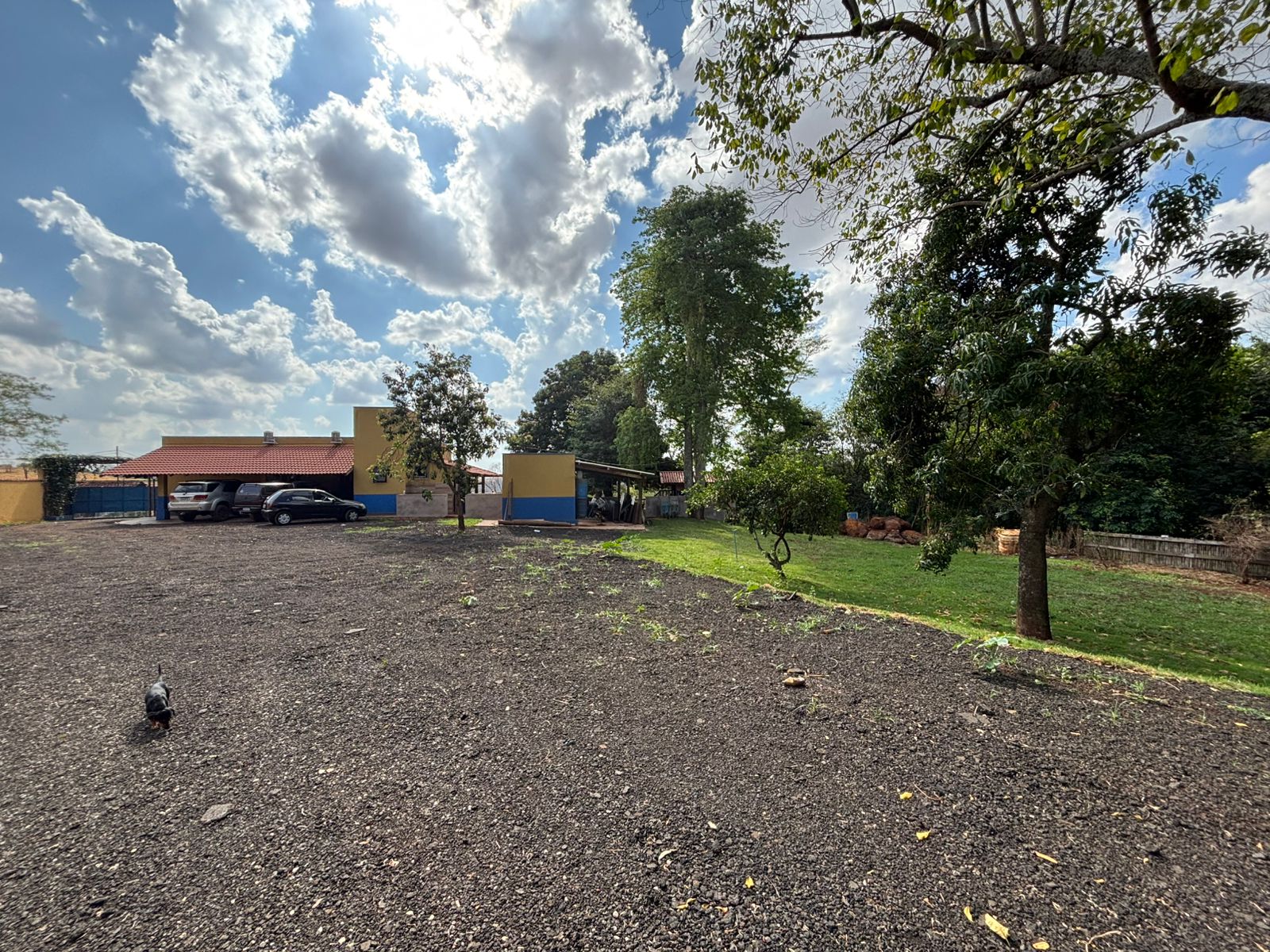 CHÁCARA À VENDA - CONFORTO - LAZER E CONTATO COM A NATUREZA - BRODOWSKI-SP: