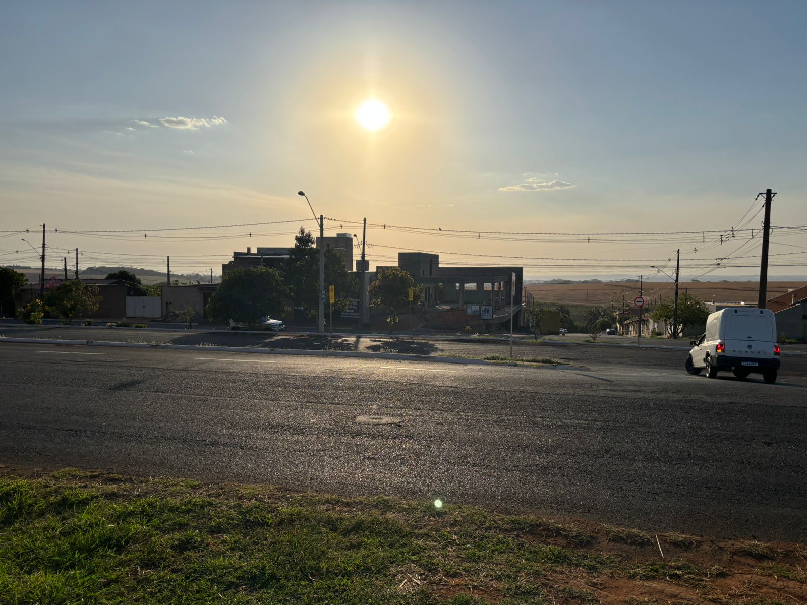 VENDE: TERRENO DE ESQUINA 321m² - FRENTE AV. - JARDIM MIRANDA - BRODOWSKI-SP