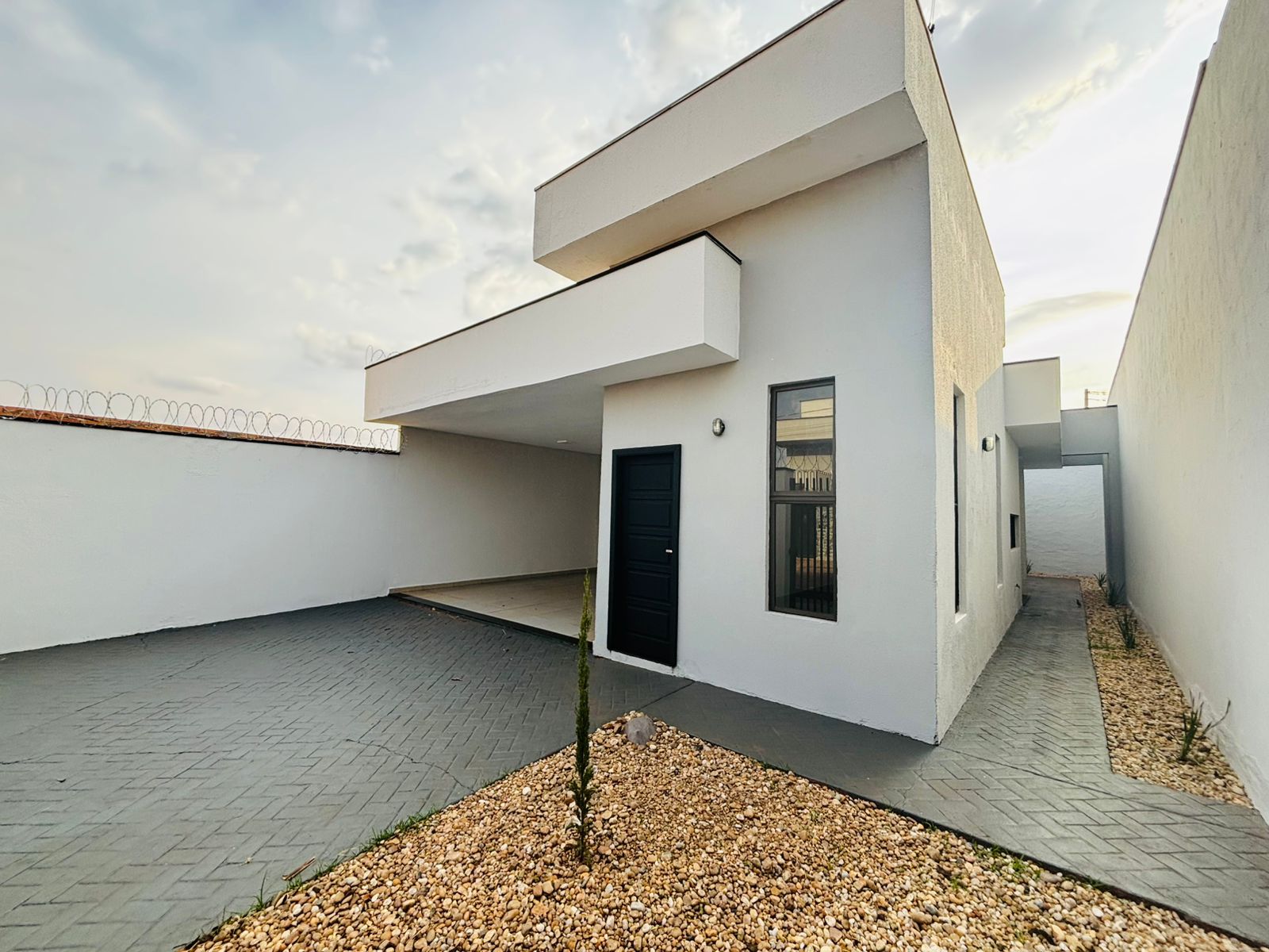 CASA À VENDA - JARDIM FORTALEZA - BRODOWSKI-SP
