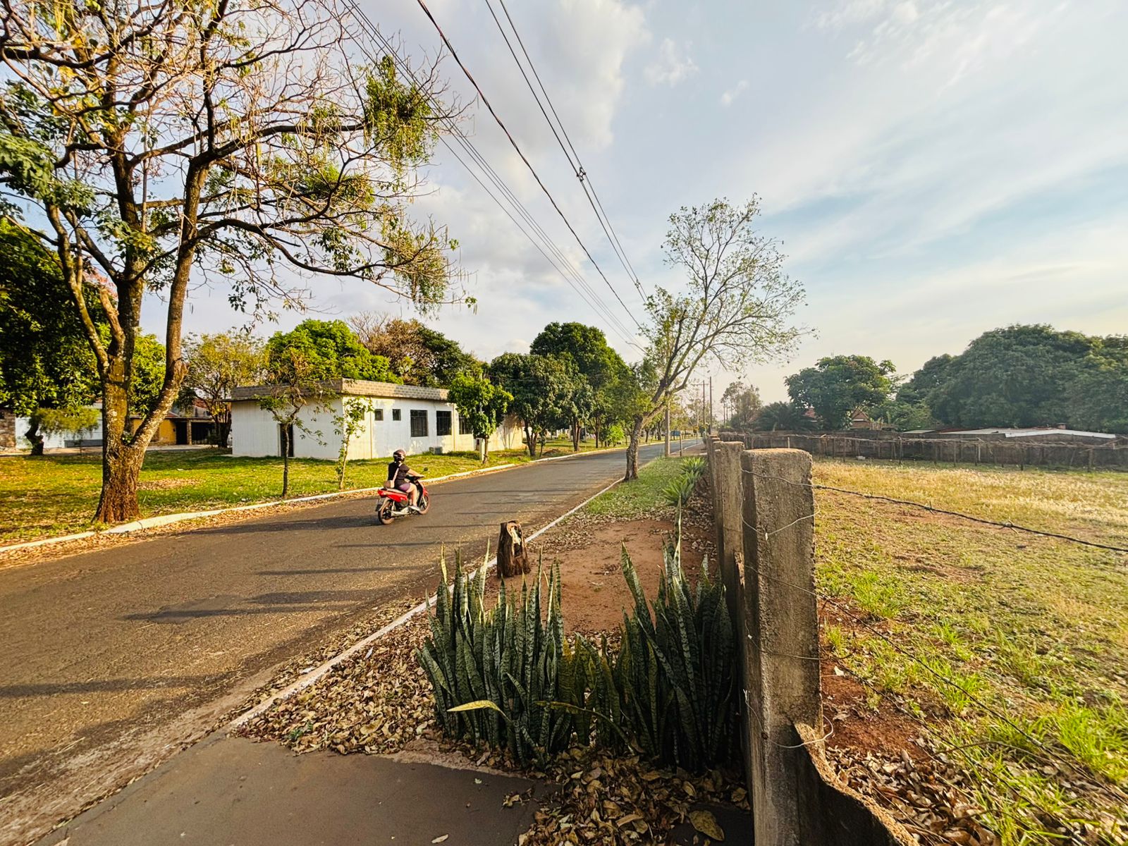 VENDE: TERRENO DE 375 m² - COMERCIAL OU RESIDENCIA -  PRÓXIMO AO SUPERMERCADO NORI - BRODOWSKI-SP