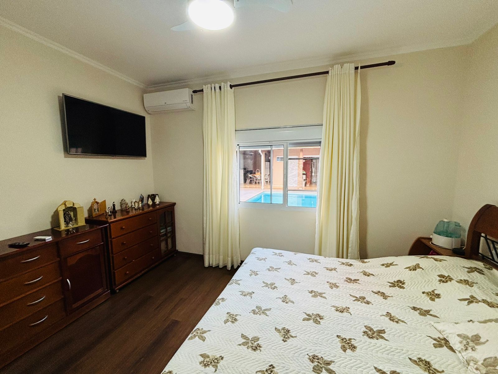 VENDE-SE – CASA ALTO PADRÃO COM PISCINA NO CENTRO DE BRODOWSKI/SP