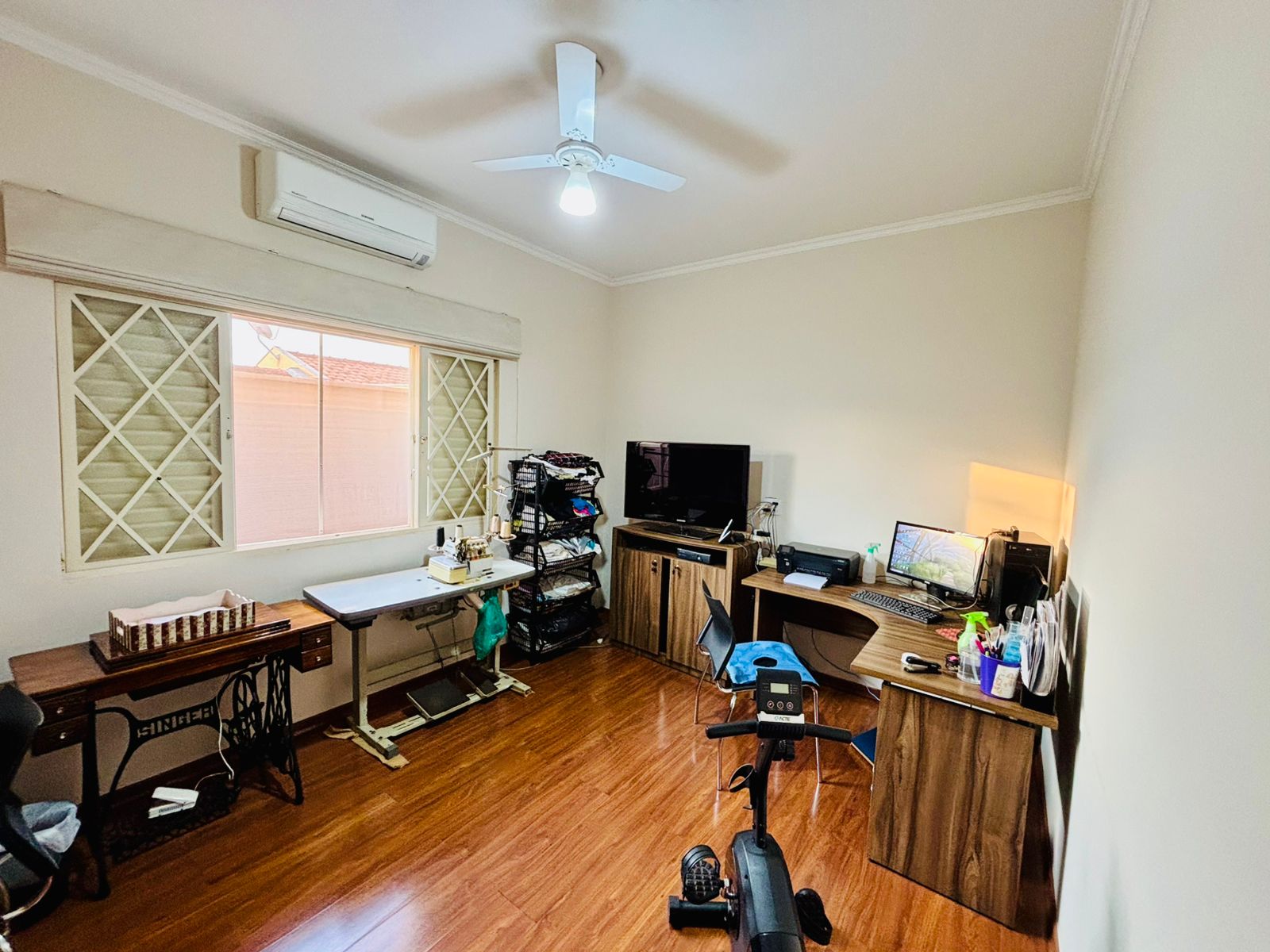 VENDE-SE – CASA ALTO PADRÃO COM PISCINA NO CENTRO DE BRODOWSKI/SP