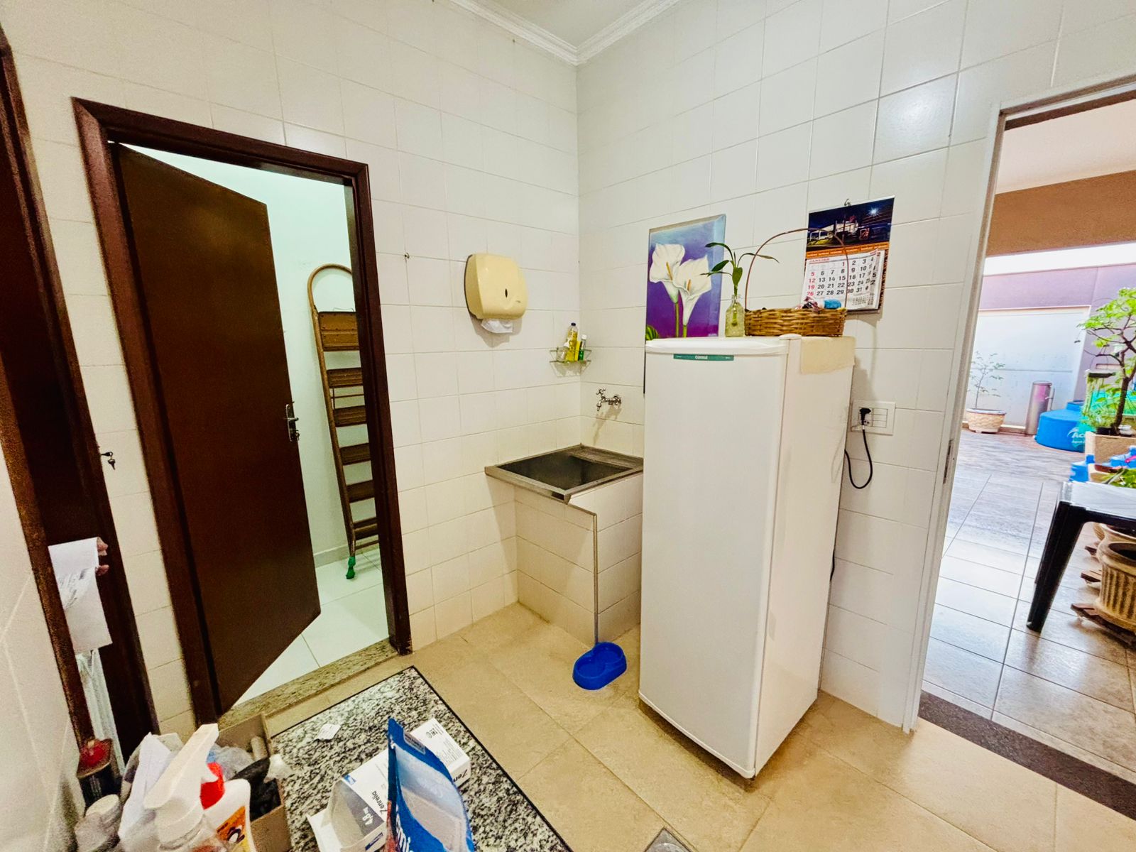 VENDE-SE – CASA ALTO PADRÃO COM PISCINA NO CENTRO DE BRODOWSKI/SP